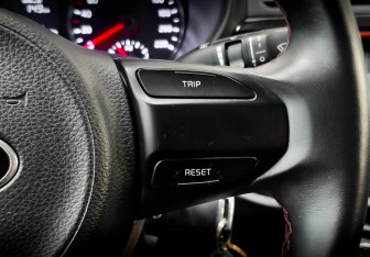 Подержанный автомобиль Kia Rio Sedan 2020 года (25 фото)