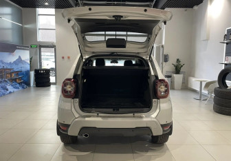 Подержанный автомобиль Renault Duster 2021 года (7 фото)