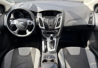 Подержанный автомобиль Ford Focus Hatchback 2013 года (10 фото)