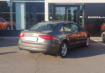 Подержанный автомобиль Audi A4 Sedan 2014 года (5 фото)