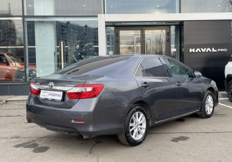Подержанный автомобиль Toyota Camry Sedan 2012 года (5 фото)