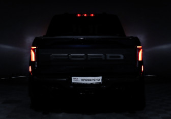 Подержанный автомобиль Ford F-150 2024 года (18 фото)