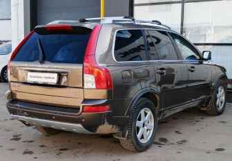 Подержанный автомобиль Volvo XC90 2014 года (5 фото)