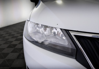 Подержанный автомобиль Skoda Rapid Liftback 2018 года (17 фото)