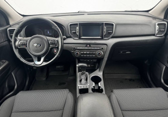 Подержанный автомобиль Kia Sportage 2017 года (9 фото)