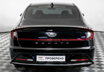 Подержанный автомобиль Hyundai Sonata 2022 года (6 фото)