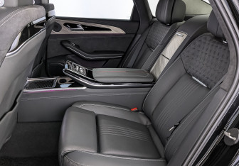 Подержанный автомобиль Hongqi H9 2021 года (18 фото)