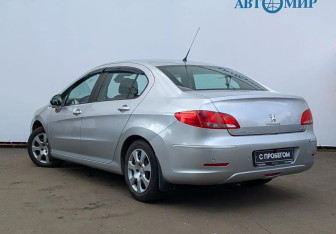 Подержанный автомобиль Peugeot 408 2018 года (6 фото)