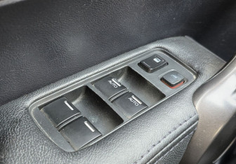 Подержанный автомобиль Honda CR-V 2007 года (15 фото)