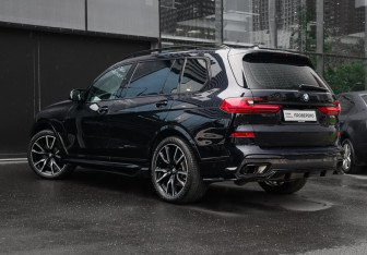 Подержанный автомобиль BMW X7 2020 года (6 фото)