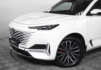 Подержанный автомобиль Changan UNI-K 2023 года (25 фото)