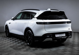 Подержанный автомобиль Voyah Free 2025 года (7 фото)