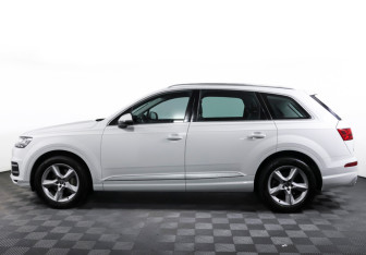 Подержанный автомобиль Audi Q7 2018 года (8 фото)