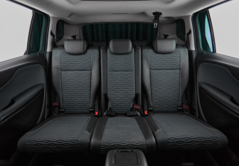 Подержанный автомобиль Opel Zafira Minivan 2013 года (24 фото)