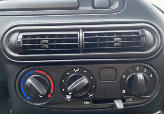 Подержанный автомобиль Chevrolet Niva 2010 года (13 фото)