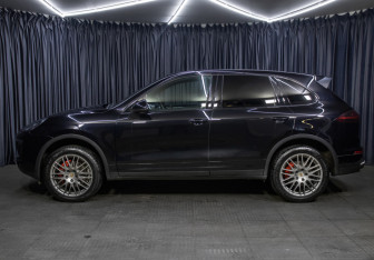 Подержанный автомобиль Porsche Cayenne 2014 года (8 фото)