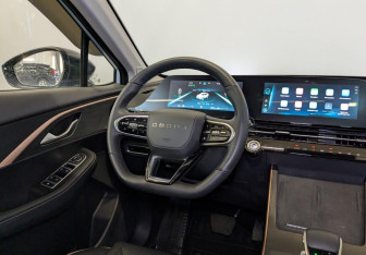 Подержанный автомобиль Omoda C5 2024 года (26 фото)