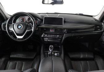 Подержанный автомобиль BMW X6 2017 года (11 фото)