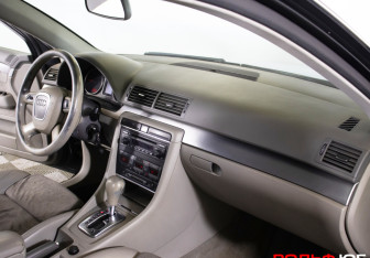 Подержанный автомобиль Audi A4 Sedan 2005 года (21 фото)