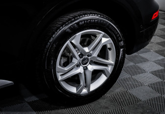 Подержанный автомобиль Audi Q5 2017 года (15 фото)