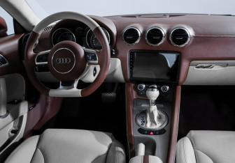 Подержанный автомобиль Audi TT Coupe 2011 года (12 фото)