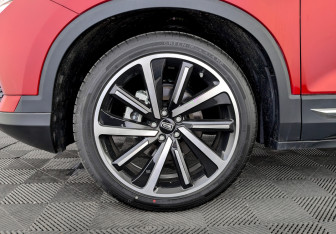 Новый FAW Bestune T77 2024 (7 фото)