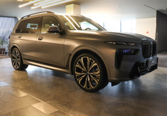 Новый BMW X7 2025 (2 фото)