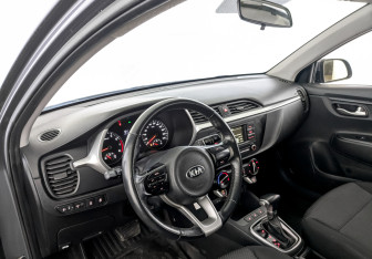 Подержанный автомобиль Kia Rio Hatchback 2021 года (16 фото)