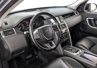 Подержанный автомобиль Land Rover Discovery Sport 2016 года (15 фото)
