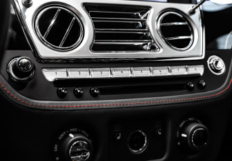 Подержанный автомобиль Rolls-Royce Wraith 2018 года (45 фото)