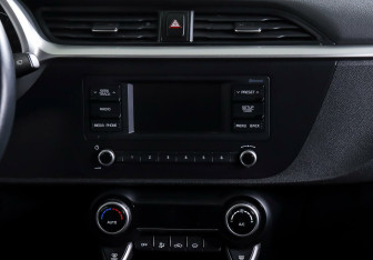 Подержанный автомобиль Kia Rio Hatchback 2020 года (13 фото)