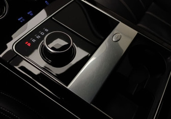 Подержанный автомобиль Land Rover Range Rover Velar 2019 года (8 фото)