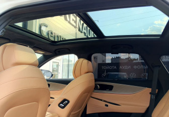 Подержанный автомобиль Jaecoo J8 2024 года (19 фото)