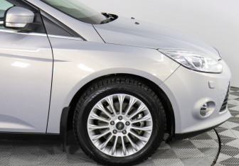 Подержанный автомобиль Ford Focus Hatchback 2013 года (14 фото)