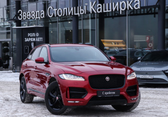 Подержанный автомобиль Jaguar F-Pace 2017 года (22 фото)