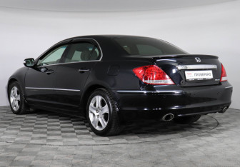 Подержанный автомобиль Honda Legend Sedan 2007 года (7 фото)