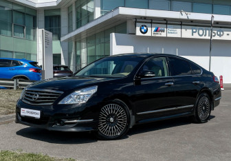 Подержанный автомобиль Nissan Teana 2013 года (1 фото)