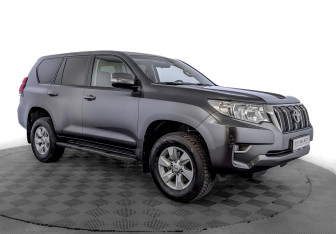 Подержанный автомобиль Toyota Land Cruiser Prado 2021 года (3 фото)