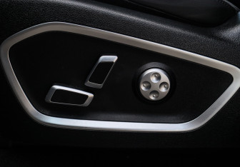 Подержанный автомобиль Geely Tugella 2022 года (17 фото)