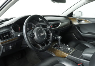 Подержанный автомобиль Audi A6 Sedan 2012 года (13 фото)