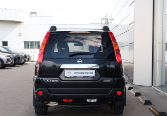 Подержанный автомобиль Nissan X-Trail 2008 года (6 фото)