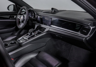 Подержанный автомобиль Porsche Panamera Wagon 2019 года (9 фото)