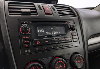 Подержанный автомобиль Subaru XV 2012 года (27 фото)