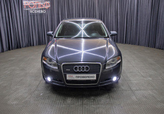 Подержанный автомобиль Audi A4 Sedan 2005 года (2 фото)