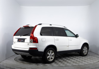Подержанный автомобиль Volvo XC90 2011 года (5 фото)