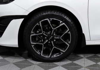 Подержанный автомобиль Kia Ceed Wagon 2021 года (9 фото)