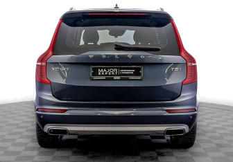 Подержанный автомобиль Volvo XC90 2020 года (6 фото)
