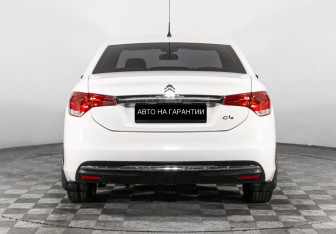 Подержанный автомобиль Citroen C4 Sedan 2016 года (4 фото)