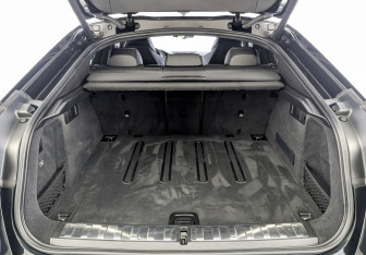 Подержанный автомобиль BMW X6 2021 года (10 фото)