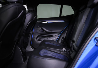 Подержанный автомобиль BMW X2 2021 года (12 фото)